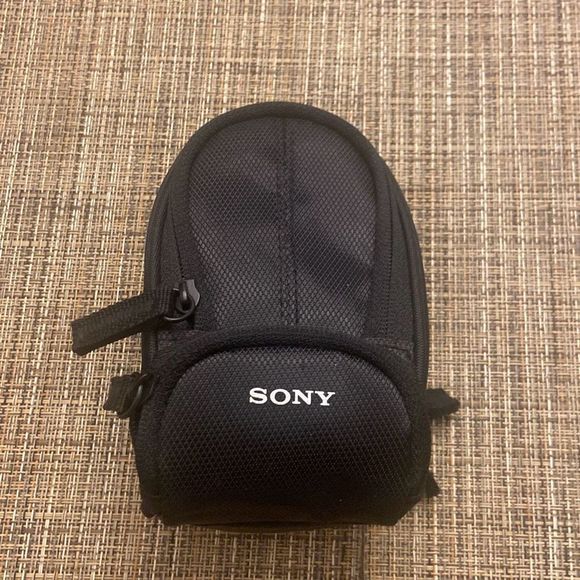 Sony Padded Small Compact Zippered Camera Case Pouch - Pockets and Worn on Belt - Picture 1 of 9